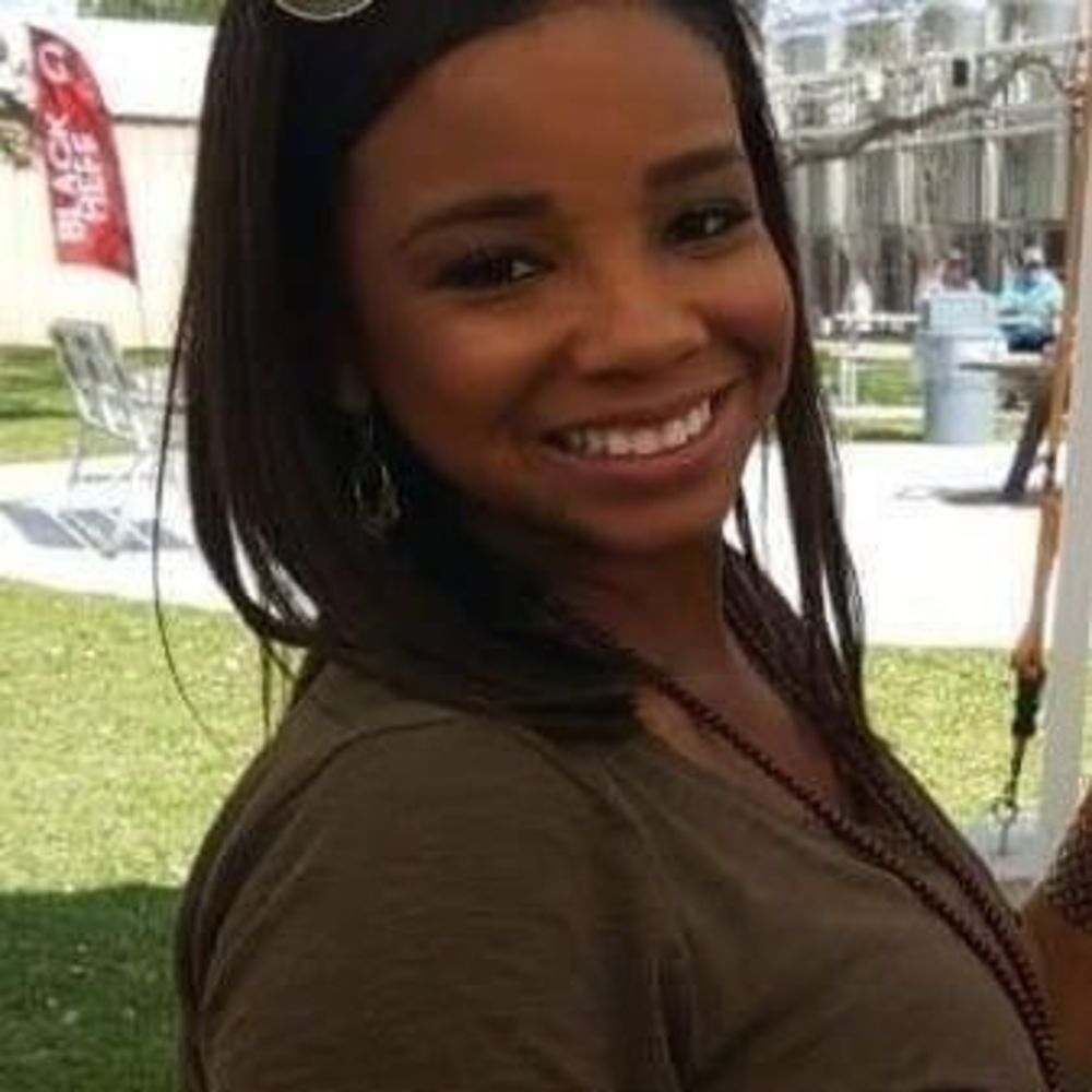 Meet your Posher, Candice